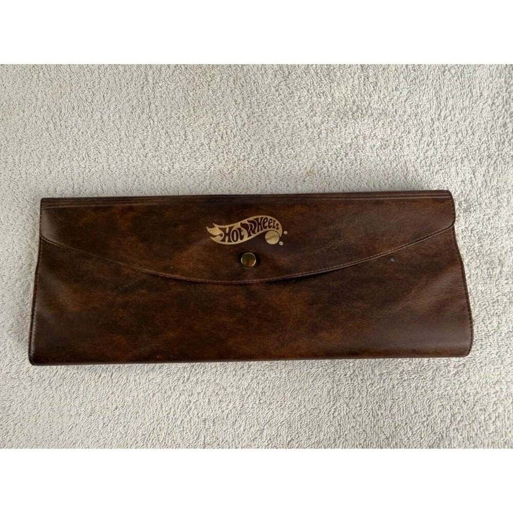 Vintage Hot Wheels vinyl map pouch/case with atlas